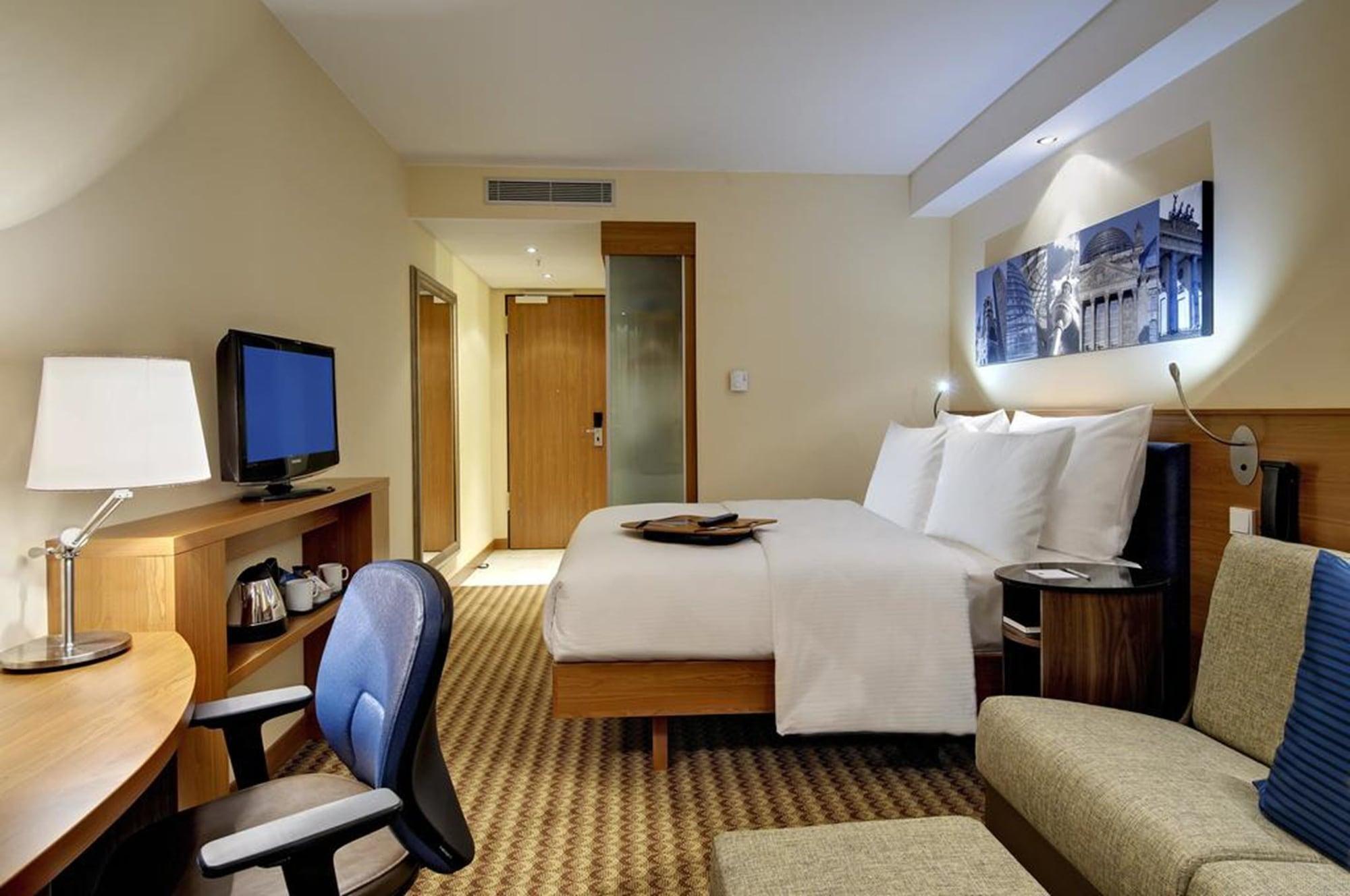 แฮมป์ตัน บาย ฮิลตัน เบอร์ลิน ซิตี้ เวสต์ Hotel ภายนอก รูปภาพ