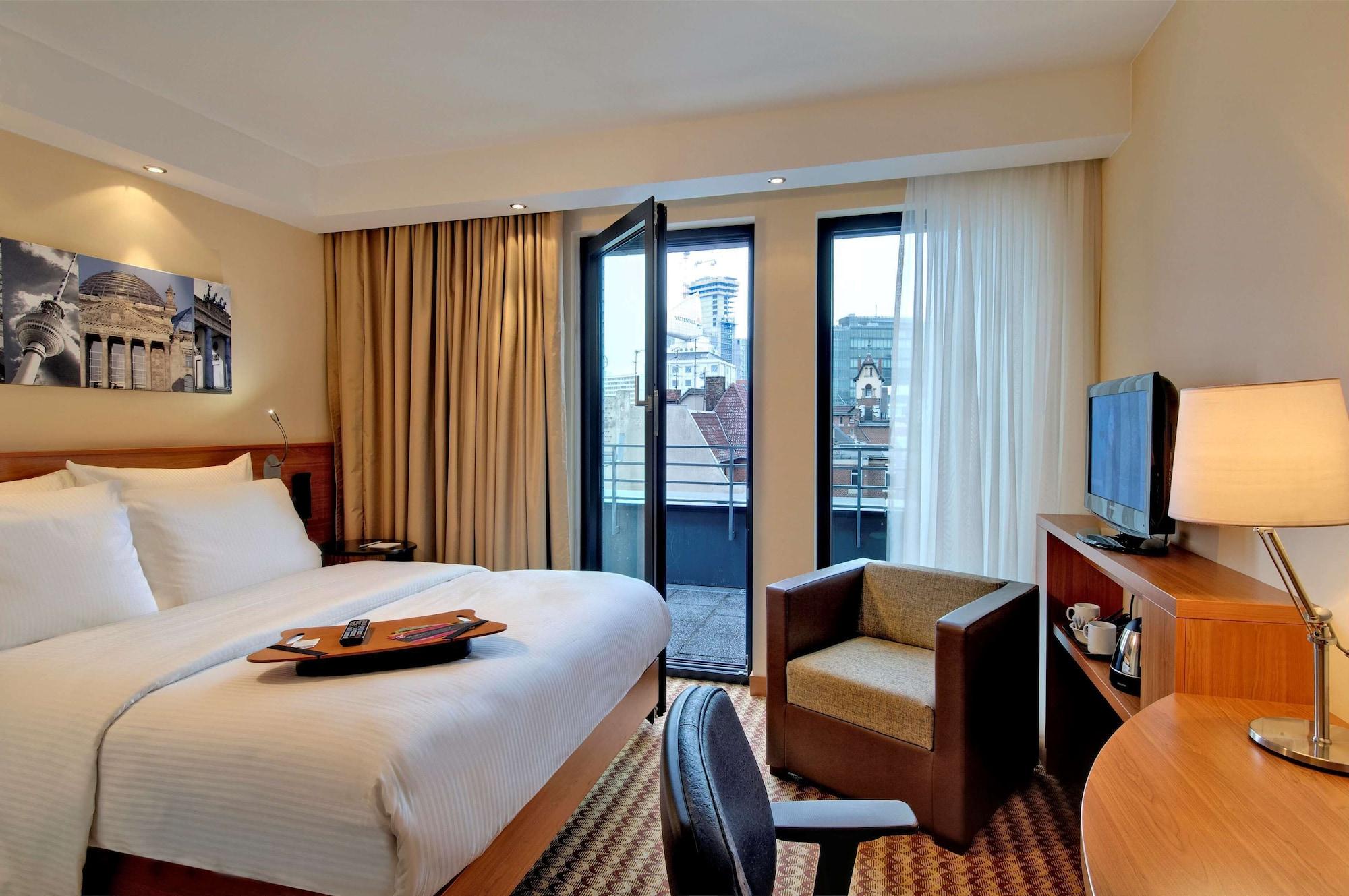 แฮมป์ตัน บาย ฮิลตัน เบอร์ลิน ซิตี้ เวสต์ Hotel ภายนอก รูปภาพ