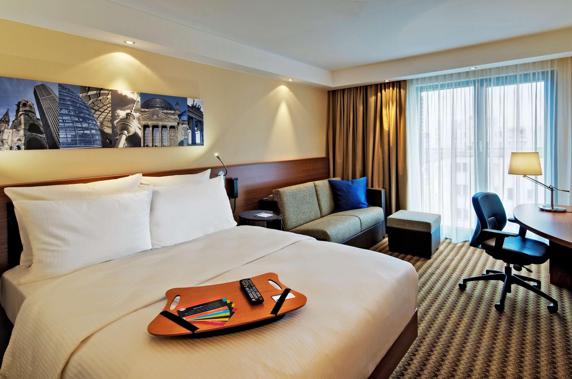 แฮมป์ตัน บาย ฮิลตัน เบอร์ลิน ซิตี้ เวสต์ Hotel ภายนอก รูปภาพ