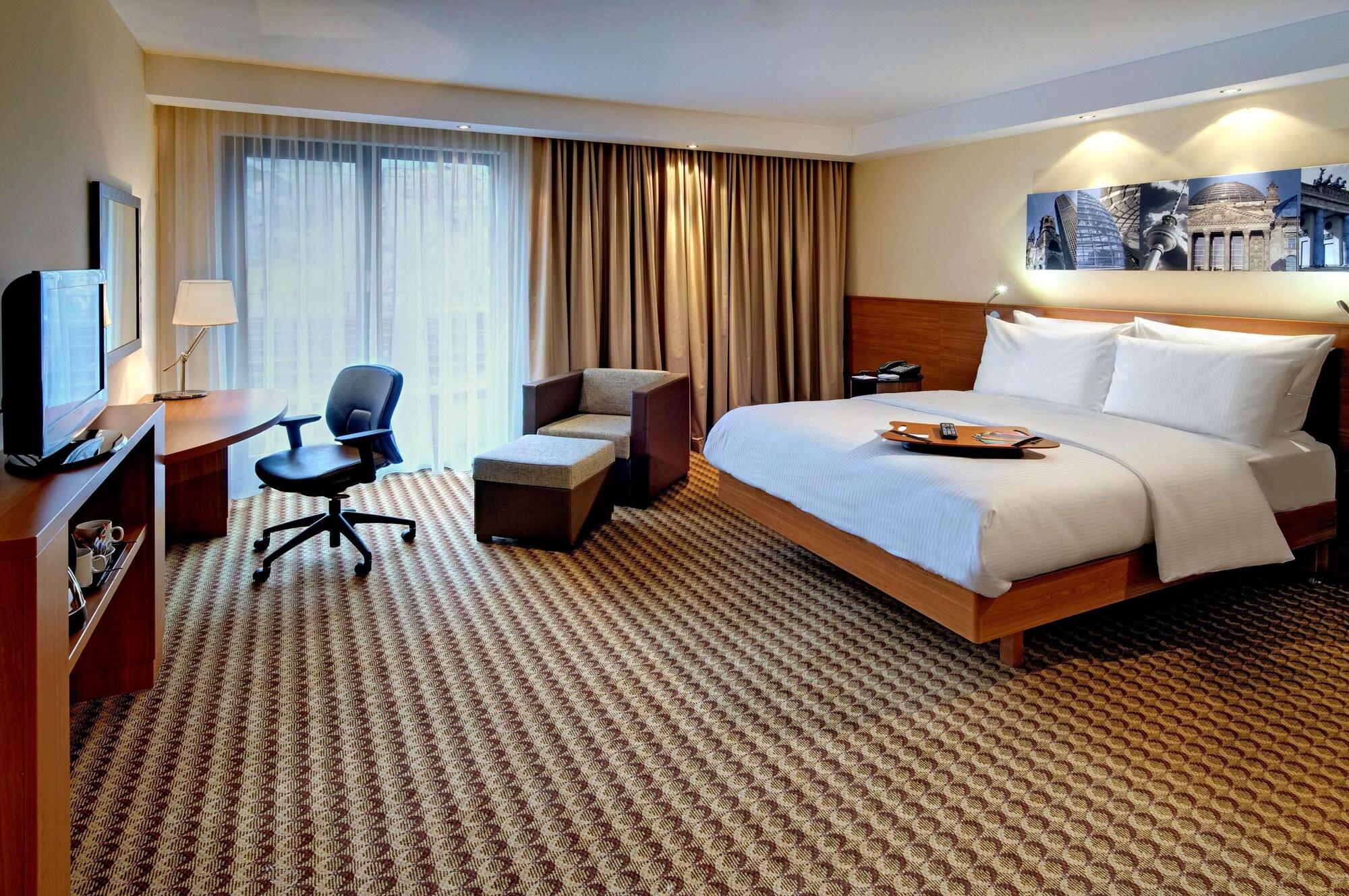 แฮมป์ตัน บาย ฮิลตัน เบอร์ลิน ซิตี้ เวสต์ Hotel ภายนอก รูปภาพ