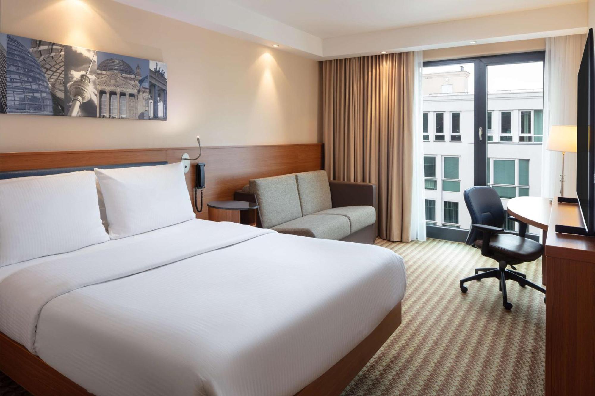 แฮมป์ตัน บาย ฮิลตัน เบอร์ลิน ซิตี้ เวสต์ Hotel ภายนอก รูปภาพ