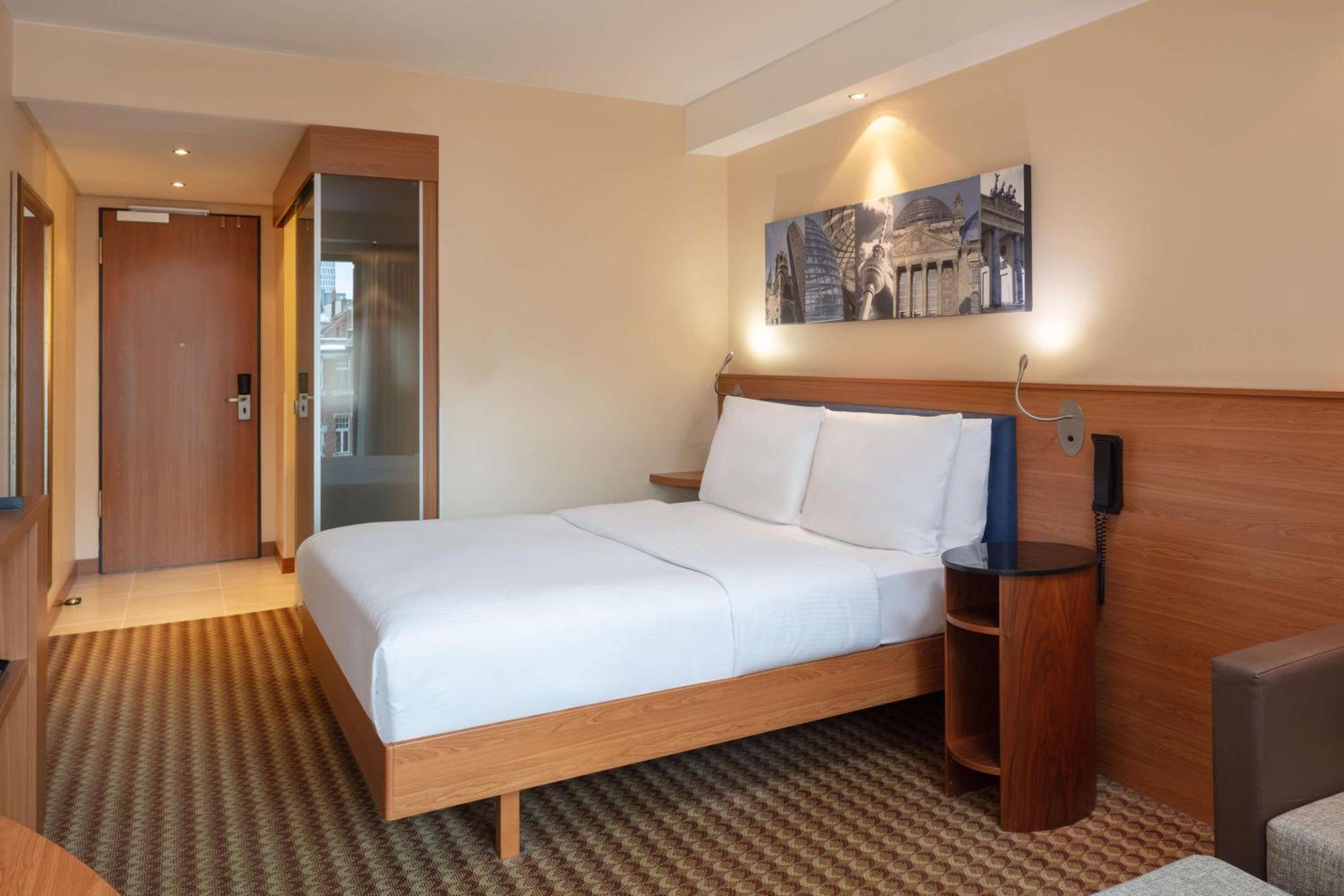 แฮมป์ตัน บาย ฮิลตัน เบอร์ลิน ซิตี้ เวสต์ Hotel ภายนอก รูปภาพ