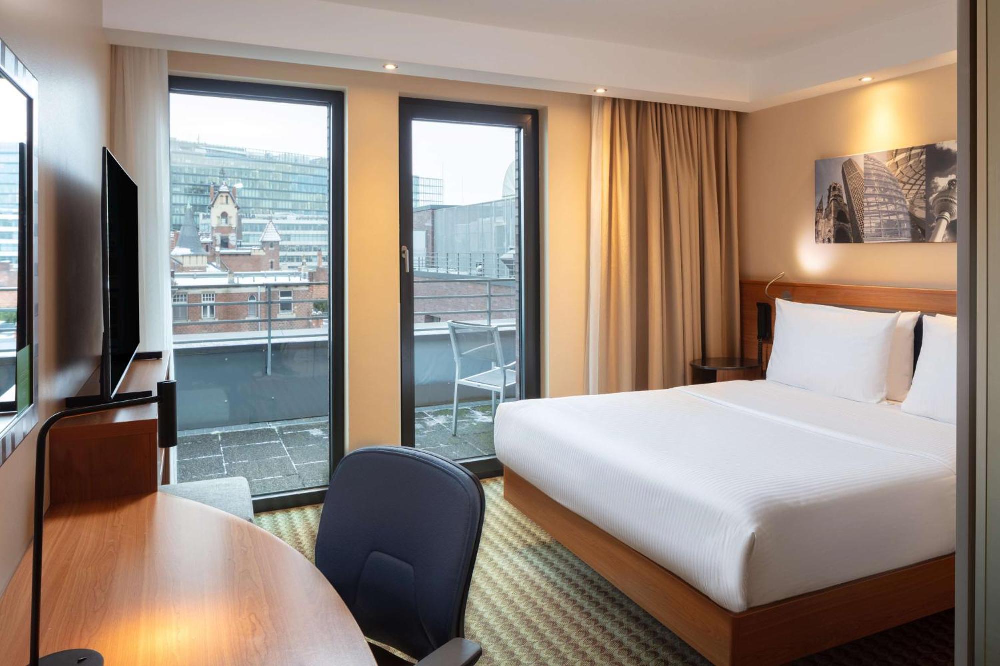 แฮมป์ตัน บาย ฮิลตัน เบอร์ลิน ซิตี้ เวสต์ Hotel ภายนอก รูปภาพ