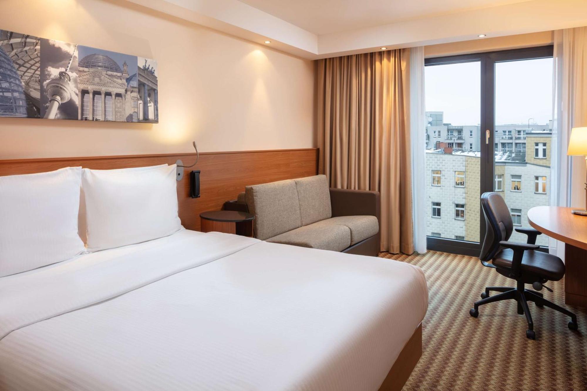 แฮมป์ตัน บาย ฮิลตัน เบอร์ลิน ซิตี้ เวสต์ Hotel ภายนอก รูปภาพ