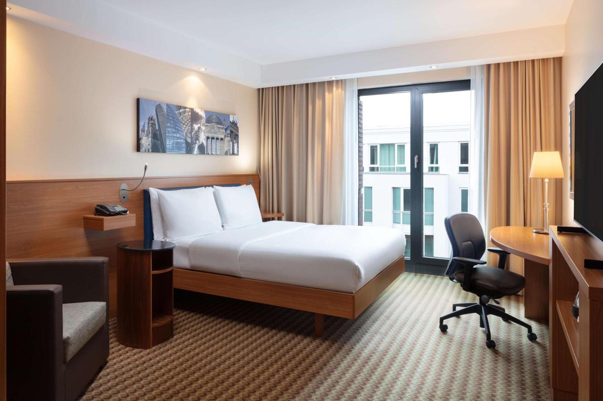 แฮมป์ตัน บาย ฮิลตัน เบอร์ลิน ซิตี้ เวสต์ Hotel ภายนอก รูปภาพ