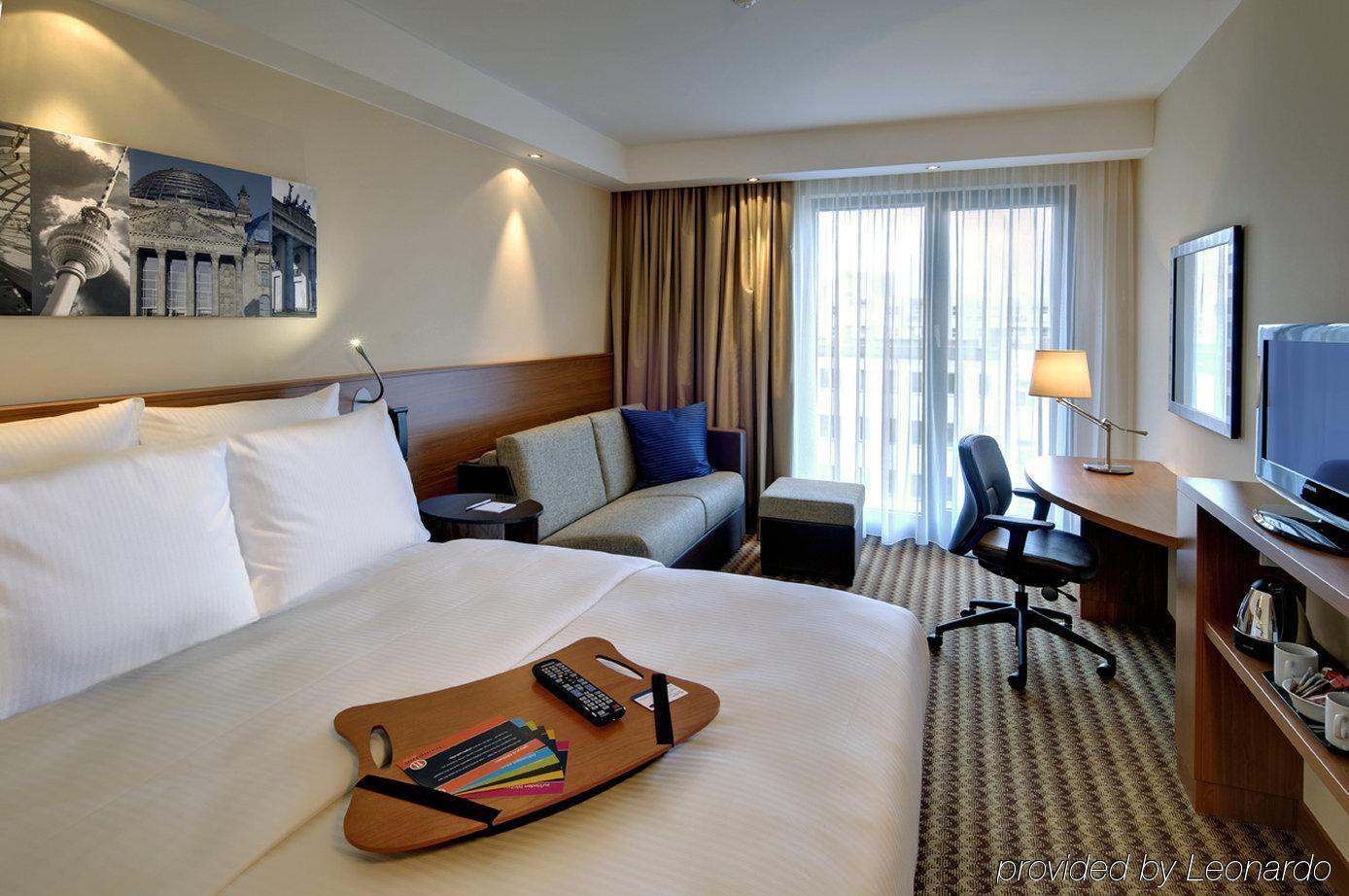 แฮมป์ตัน บาย ฮิลตัน เบอร์ลิน ซิตี้ เวสต์ Hotel ภายนอก รูปภาพ